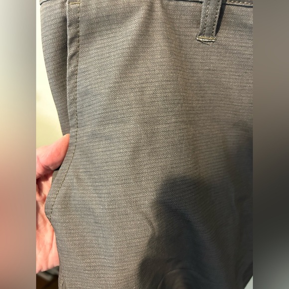🔥 NWOT Hurley Gray/Green 4-Way Stretch Hybrid Shorts Versatile Design Size 36 - Picture 6 of 8